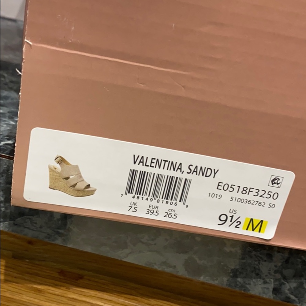 👡 NWT Fergalicious Valentina Wedge Sandals 👡 - Picture 5 of 5